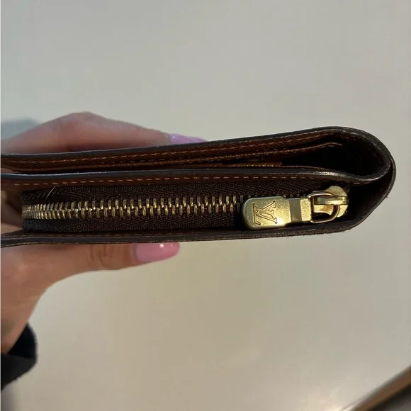 Louis Vuitton LV Monogram Wallet - Picture 4 of 10